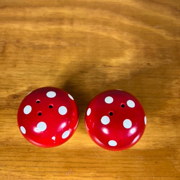 Vintage‎ Mushroom Salt & Pepper Shakers - Picture 3 of 10